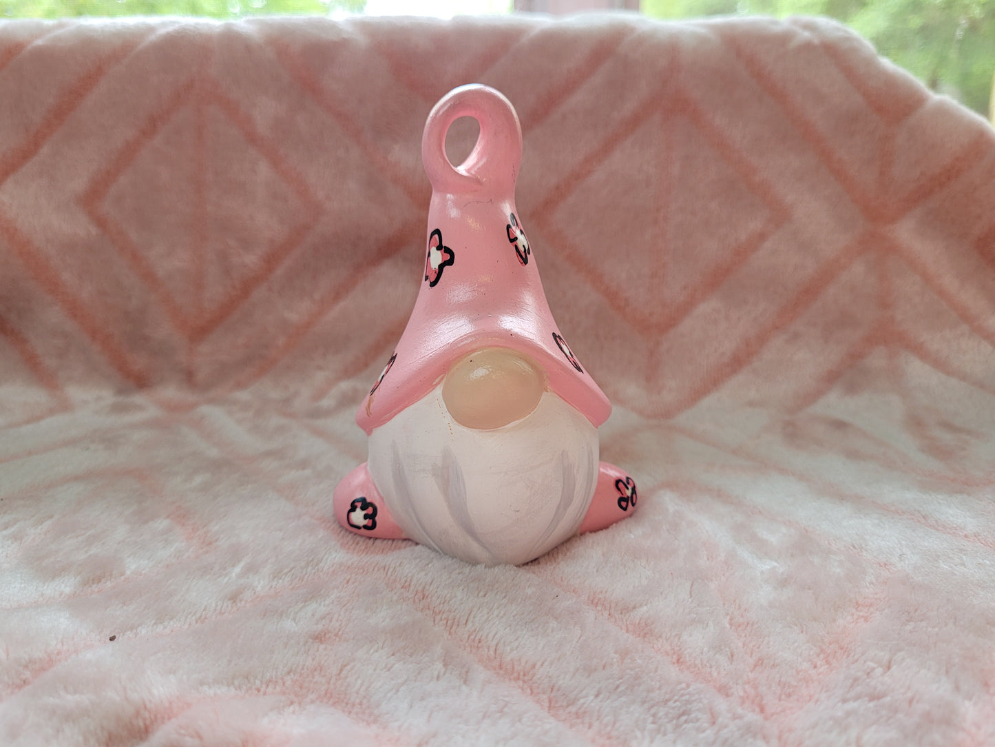 Gnomes of several sizes