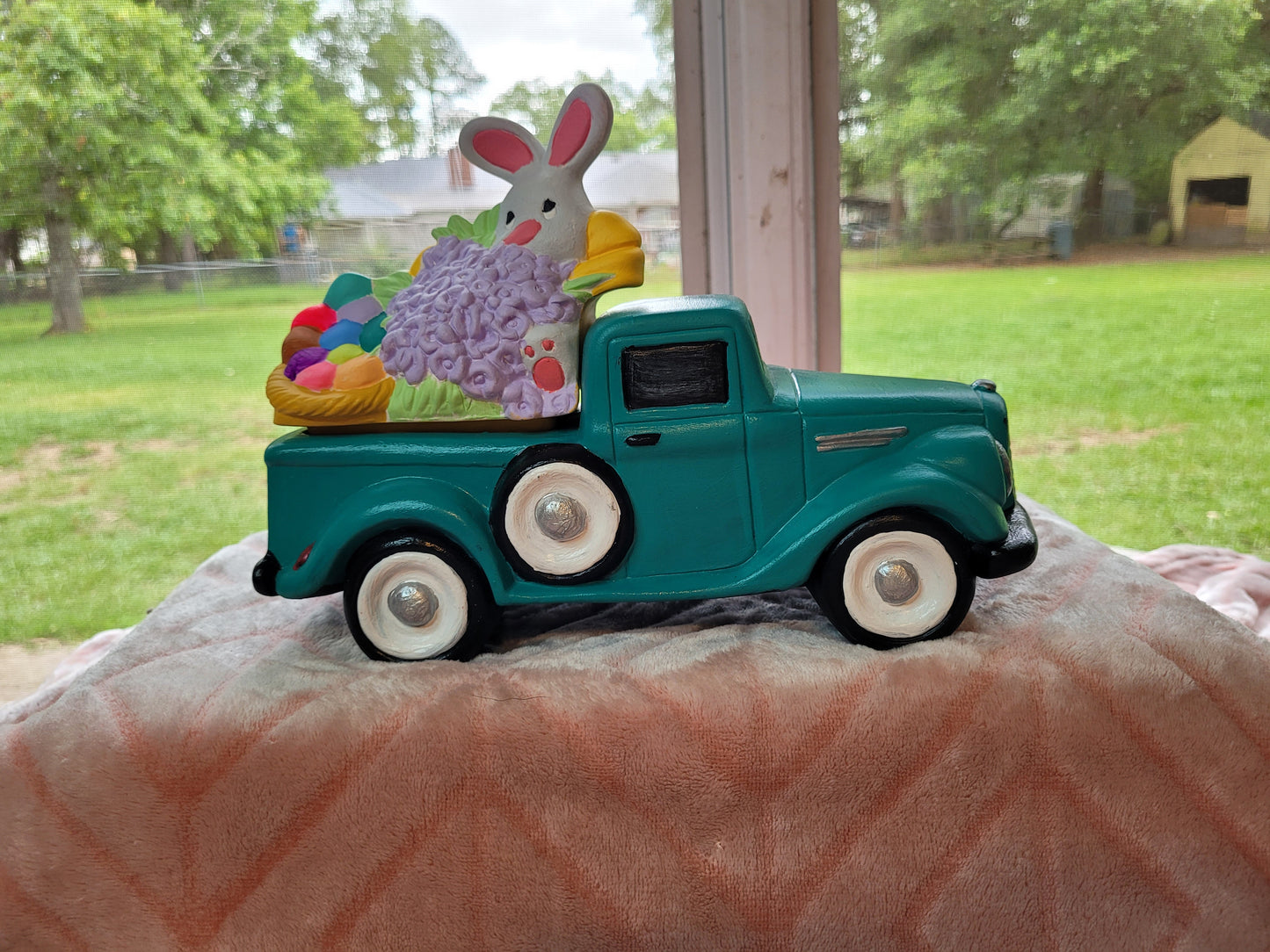 Vintage truck insert