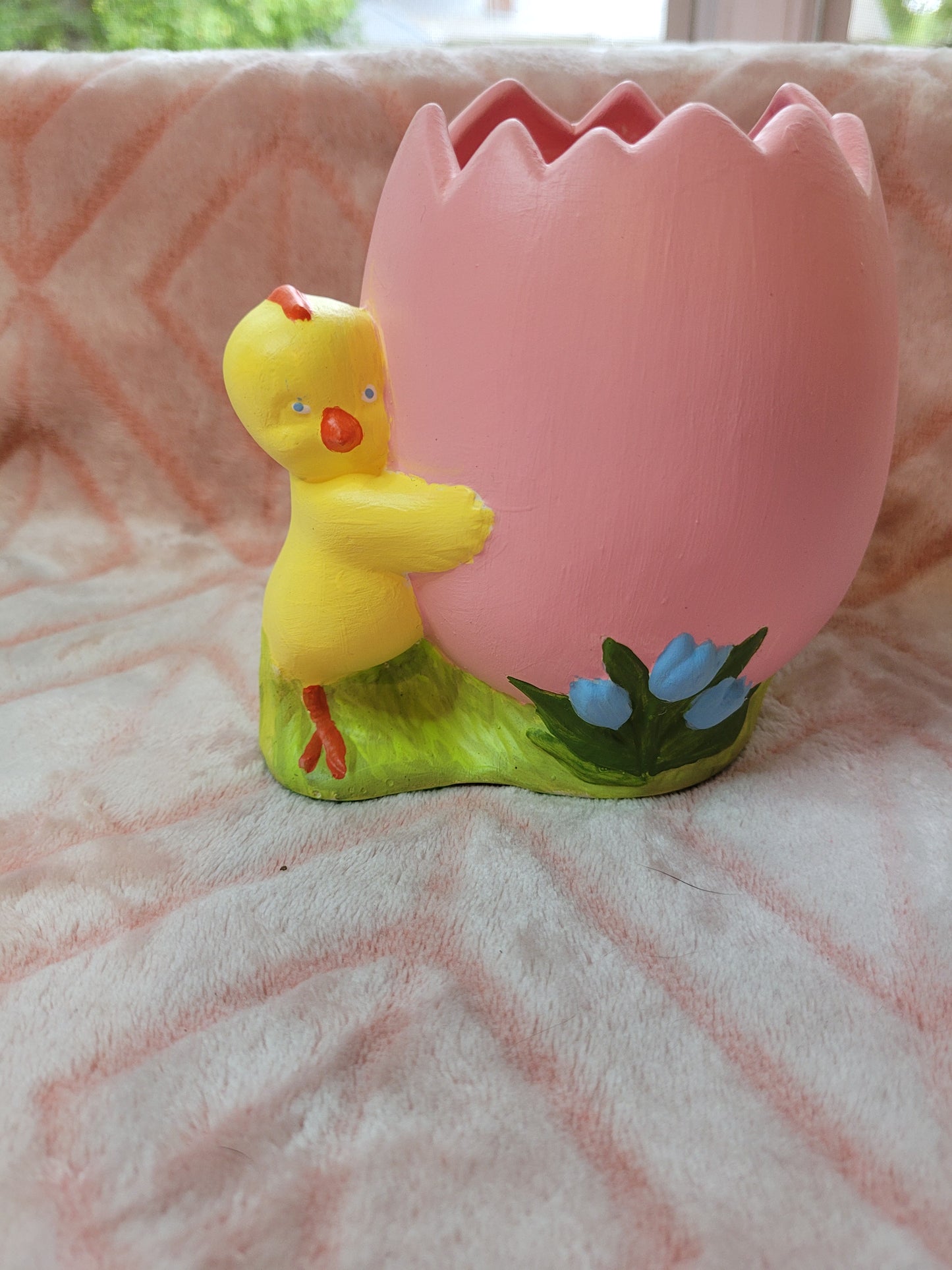 Baby chick and egg planter