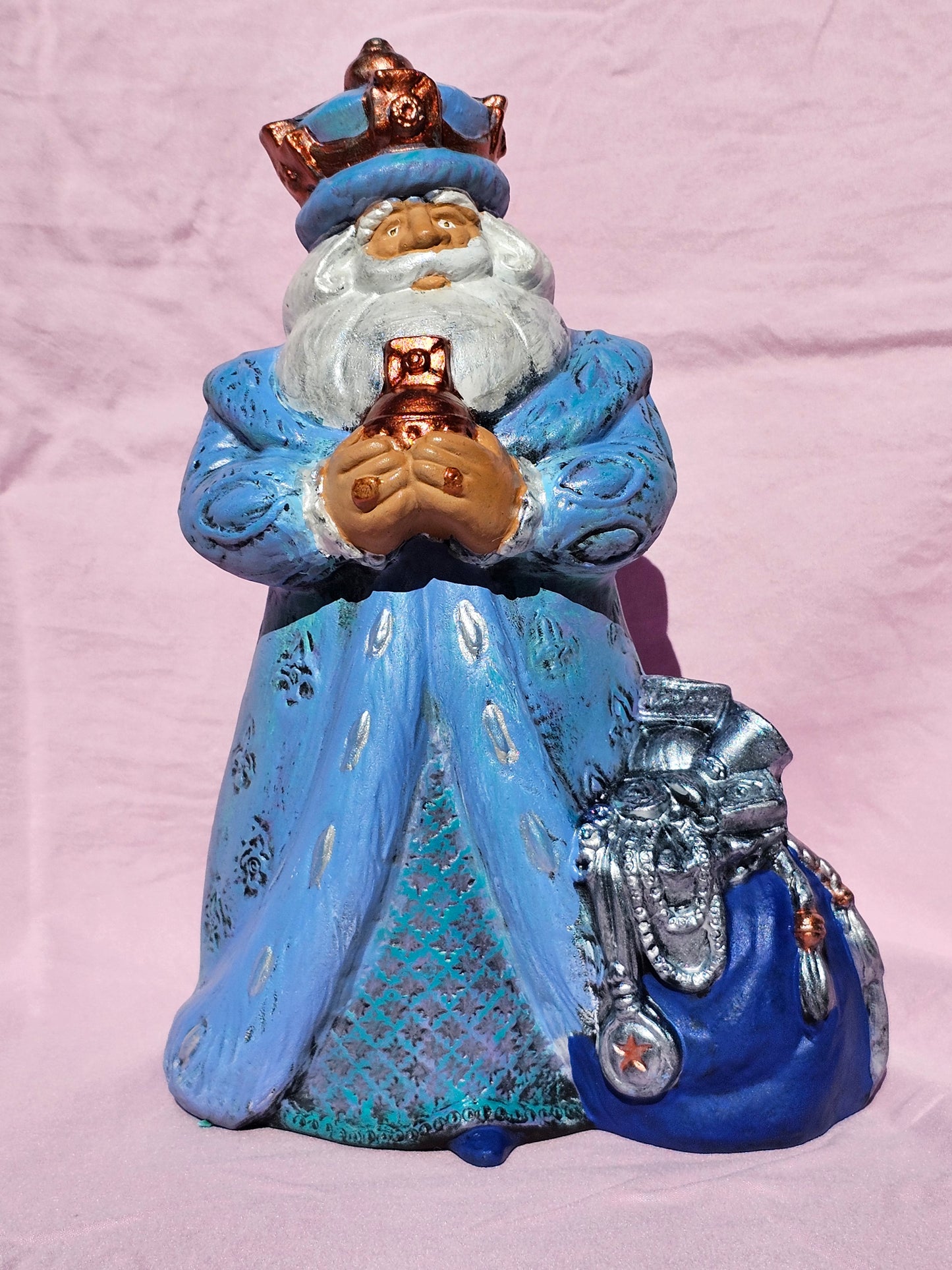 Crowned old world Santa with bag